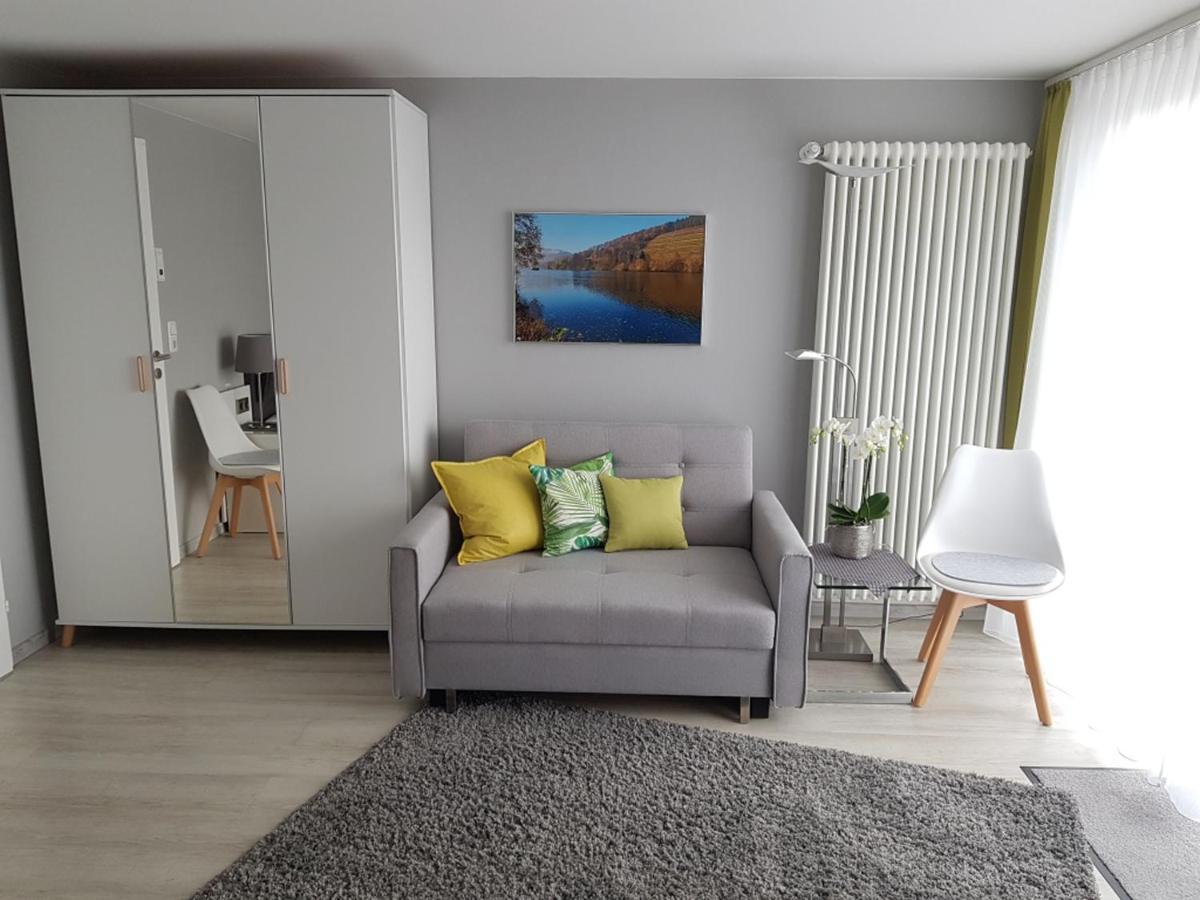Gaestezimmer-Apartment Heidi Hoenl ビュルクシュタット エクステリア 写真