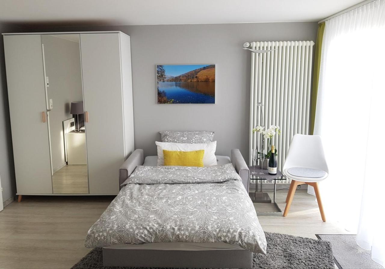 Gaestezimmer-Apartment Heidi Hoenl ビュルクシュタット エクステリア 写真