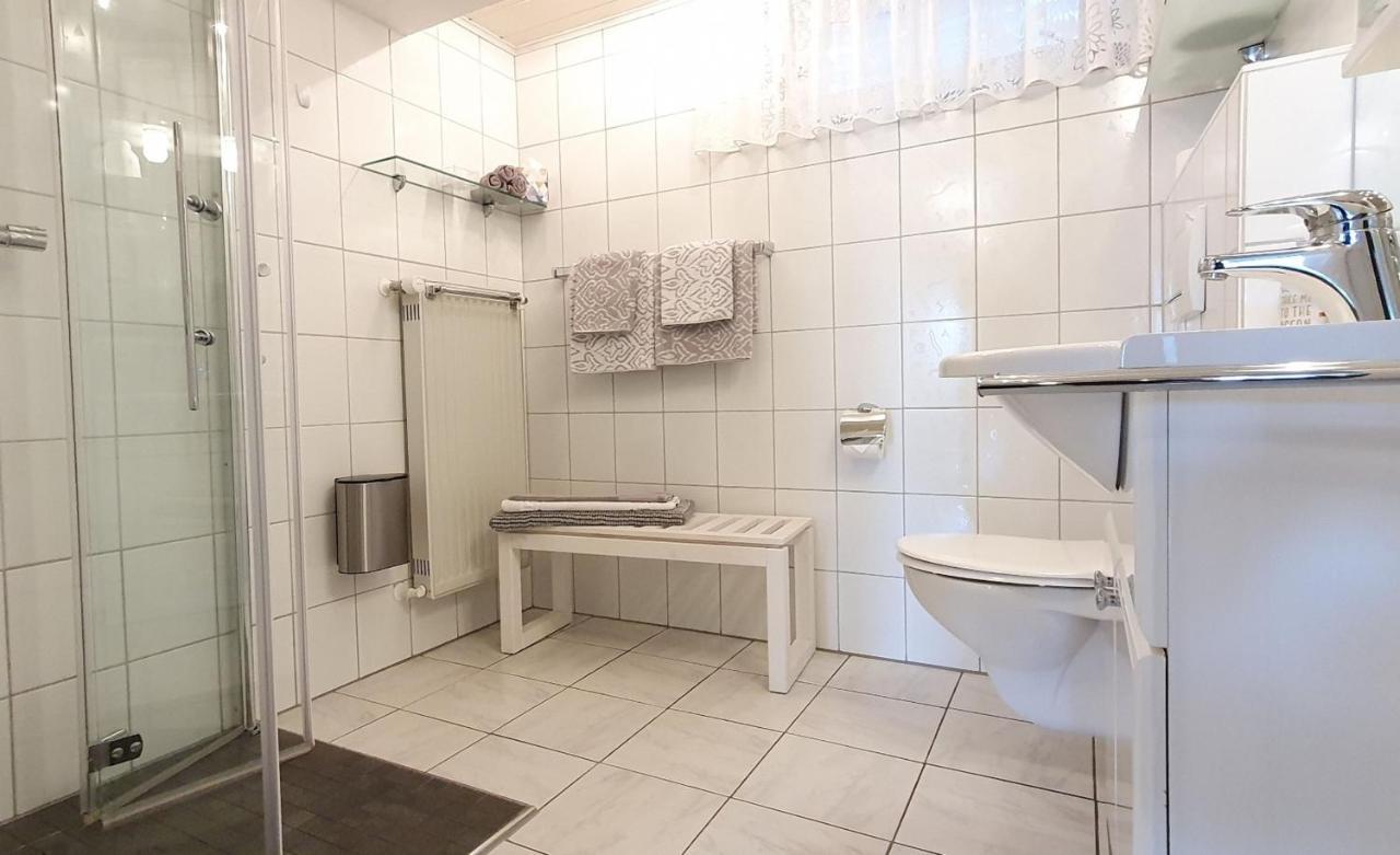 Gaestezimmer-Apartment Heidi Hoenl ビュルクシュタット エクステリア 写真